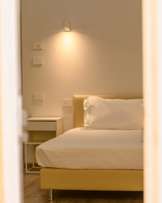 Nel cuore di Arezzo, tra storia e modernità: ti presentiamo Hotel Aretino.

Vivi un’esperienza unica nel centro di Arezzo, dove il design comfortevole e minimal delle nostre camere si fonde perfettamente con l’autenticità della Toscana. Situato nel centro storico, Hotel Aretino è il punto di partenza ideale per esplorare la città e immergersi nella sua cultura. 

Ogni dettaglio è pensato per offrirti una permanenza piacevole, accogliente e accessibile, con un impegno costante verso la sostenibilità e un ambiente pet-friendly che accoglie anche i tuoi amici a quattro zampe.

Via Madonna del Prato, 83 – Arezzo

🔗 Prenota ora e inizia il tuo viaggio in Toscana al link in bio!

#HotelAretino #Arezzo #Toscana #SmartStayCollection #PetFriendly